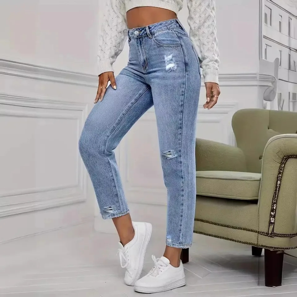 Mom Jeans Women - กางเกงยีนส์ขาดๆ แบบลำลองสำหรับผู้หญิง ฤดูใบไม้ผลิและฤดูร้อน แฟชั่นใหม่ ทรงตรง ความยาวเก้าส่วน